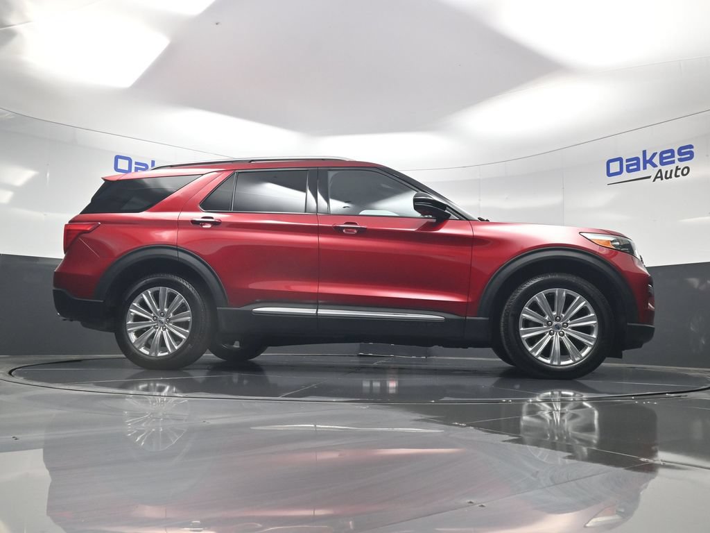 Used 2024 Ford Explorer Limited w/ Equipment Group 301A AWD/4WD image 49