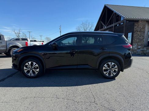Used 2023 Nissan Rogue SV w/ SV Premium B Package image 3