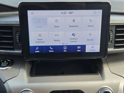 Used 2021 Ford Explorer XLT w/ Equipment Group 202A RWD image 12
