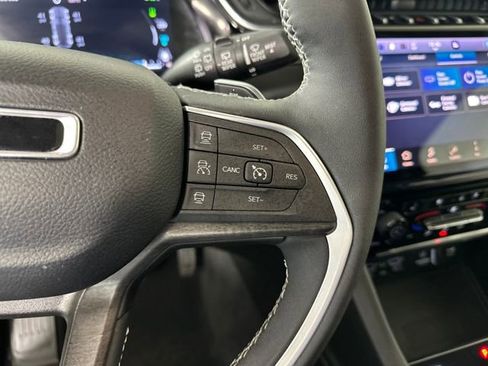 Used 2023 Jeep Grand Cherokee 30th Anniversary image 16