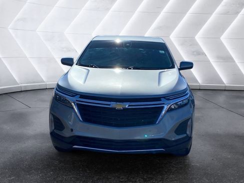 Used 2023 Chevrolet Equinox LT image 2
