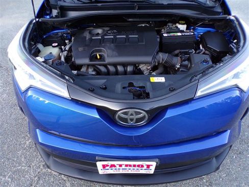 Used 2019 Toyota C-HR LE FWD image 40