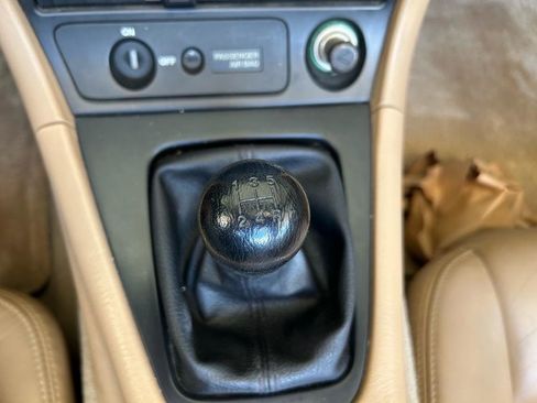 Used 2000 MAZDA MX-5 Miata image 32