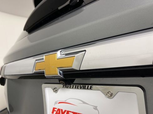 Used 2023 Chevrolet Traverse LT image 14