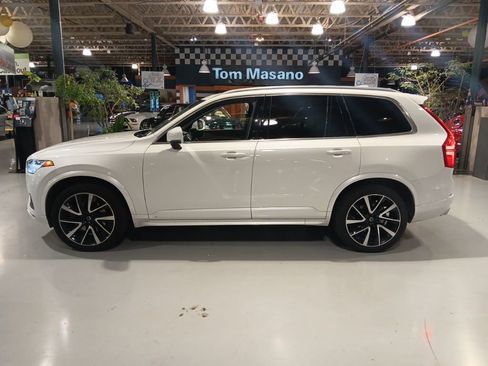 Used 2021 Volvo XC90 T6 Momentum w/ Climate Package AWD/4WD image 9