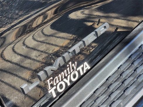 Used 2024 RAM 2500 Limited image 7