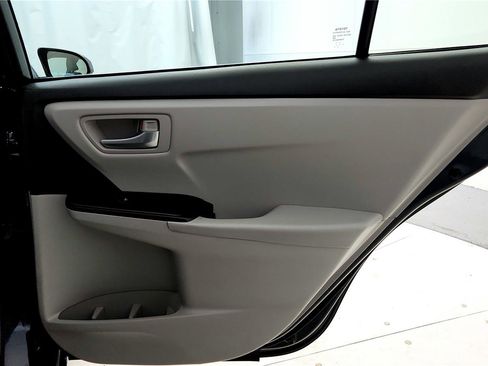 Certified 2017 Toyota Camry SE image 30