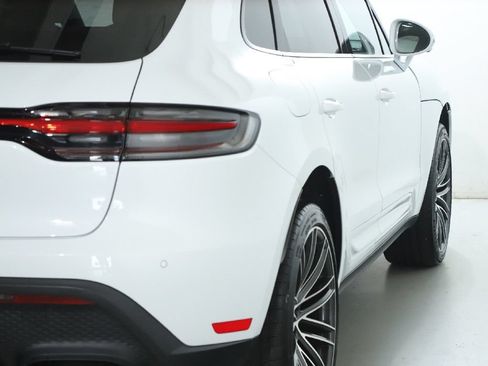 Used 2026 Porsche Macan AWD/4WD image 52