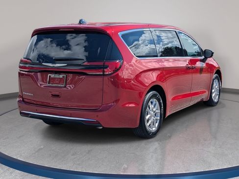New 2026 Chrysler Pacifica Select FWD image 5