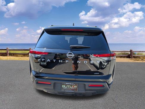 Used 2025 Nissan Pathfinder SV AWD/4WD image 7