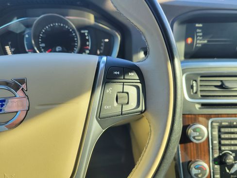 Used 2015 Volvo S60 T5 Platinum image 28