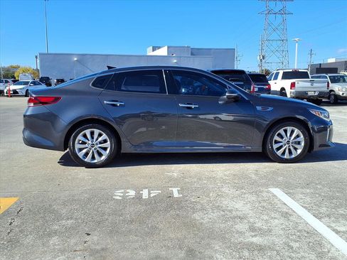 Used 2018 Kia Optima S w/ Panoramic Sunroof Package image 24
