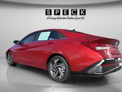 Certified 2025 Hyundai Elantra Limited image 3