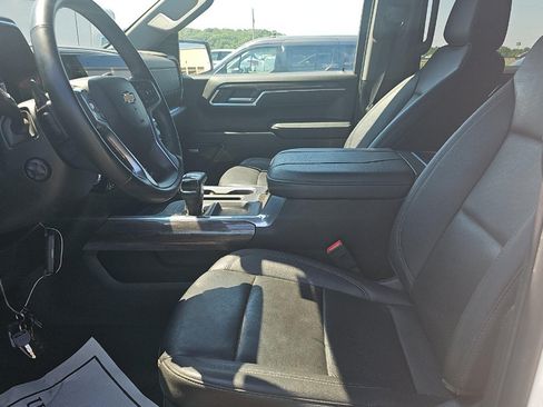 Used 2024 Chevrolet Silverado 1500 LTZ AWD/4WD image 8