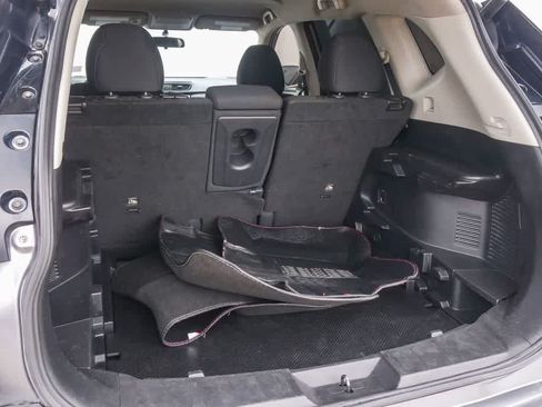 Used 2018 Nissan Rogue SV FWD image 24