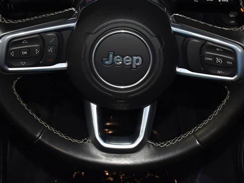 Used 2021 Jeep Wrangler Unlimited Sahara AWD/4WD image 20