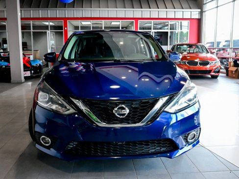 Used 2017 Nissan Sentra SR w/ Electronics Package FWD image 2