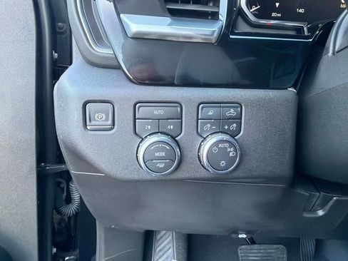 New 2026 GMC Sierra 1500 SLE w/ Preferred Package AWD/4WD image 30
