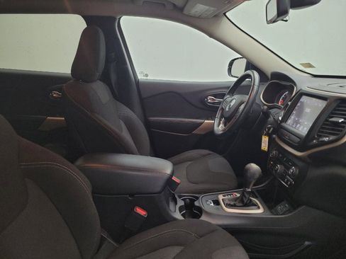 Used 2017 Jeep Cherokee Latitude FWD image 21