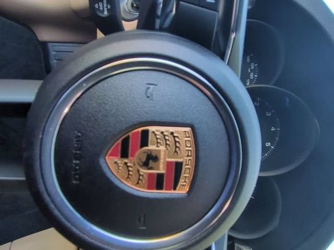 Used 2026 Porsche Macan AWD/4WD image 14