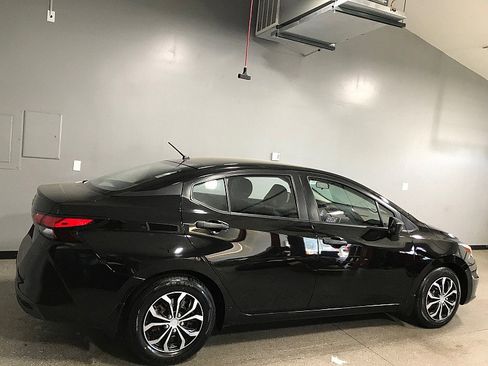 Used 2020 Nissan Versa S FWD image 3