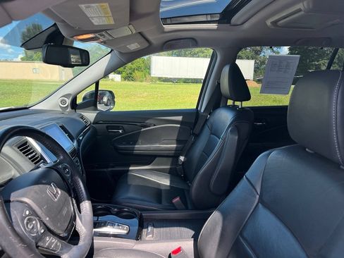 Used 2018 Honda Pilot Touring image 6
