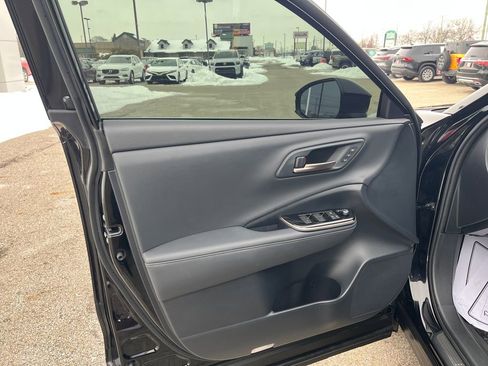 Certified 2025 Toyota Crown Signia image 12