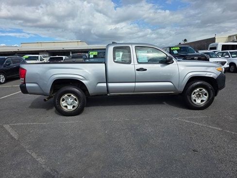 Used 2017 Toyota Tacoma SR RWD image 8