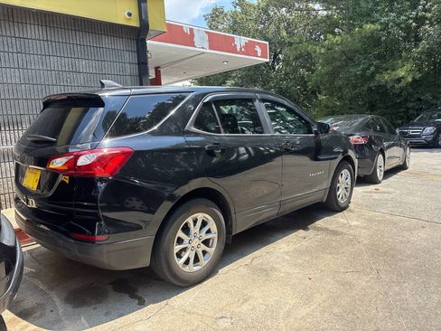 Used 2020 Chevrolet Equinox LS w/ LS Convenience Package FWD image 8