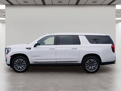 Used 2023 GMC Yukon XL Denali Ultimate image 3