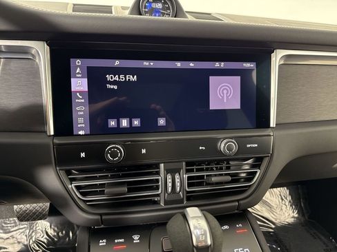 Certified 2025 Porsche Macan GTS AWD/4WD image 27