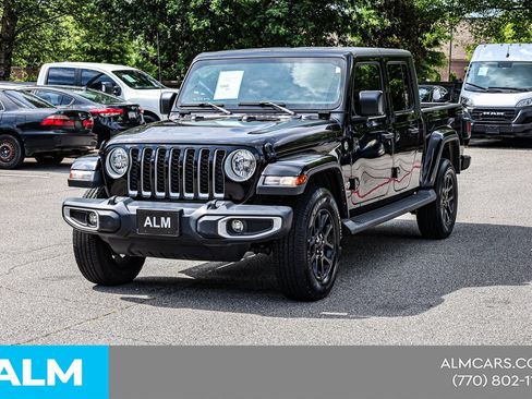 Used 2023 Jeep Gladiator Overland AWD/4WD image 3