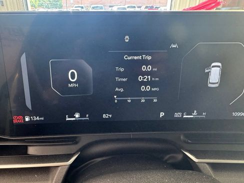 Used 2026 Kia Carnival SX FWD image 4