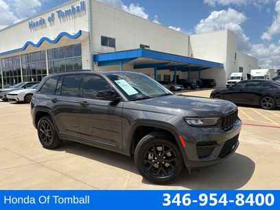 Used 2025 Jeep Grand Cherokee Altitude