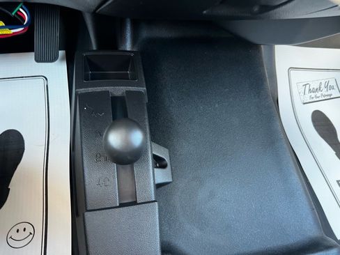 Used 2017 GMC Sierra 1500 4x4 Regular Cab image 16