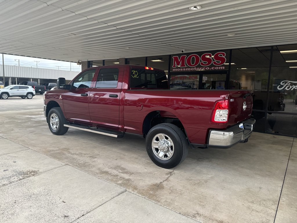 Used 2024 RAM 3500 Tradesman w/ Chrome Appearance Group AWD/4WD image 6