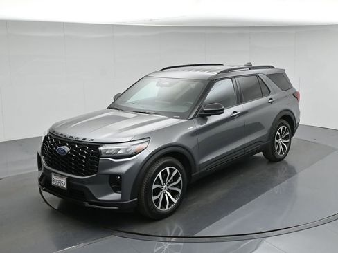Used 2025 Ford Explorer ST-Line RWD image 42