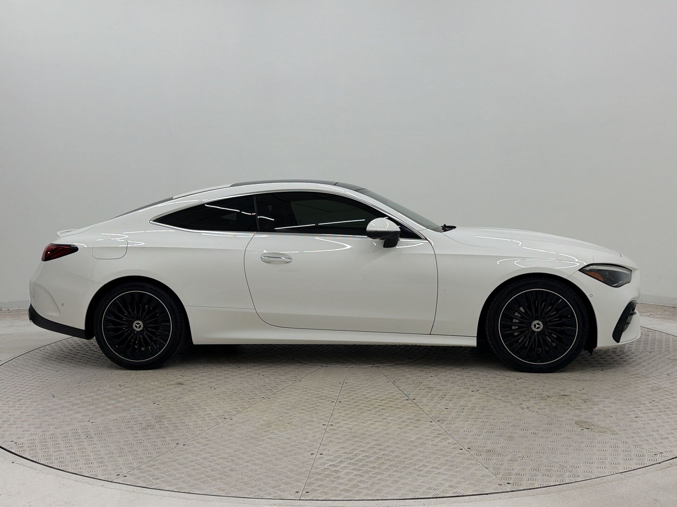 Used 2024 Mercedes-Benz CLE 300 4MATIC Coupe image 8