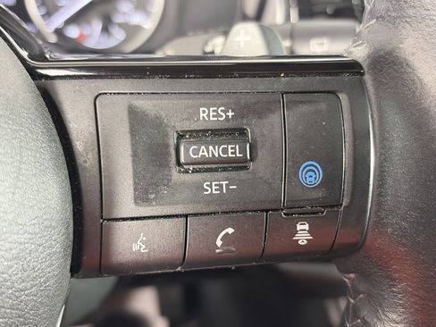 Used 2022 Nissan Pathfinder SV w/ SV Premium Package AWD/4WD image 36