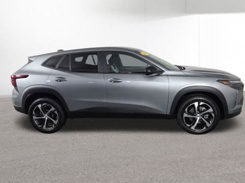 Used 2024 Chevrolet Trax RS w/ Driver Confidence Package image 10