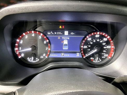 Used 2021 Nissan Titan PRO-4X w/ Pro-4x Convenience Package image 16