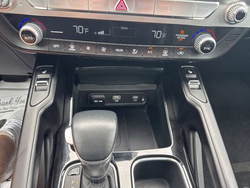 Used 2025 Kia Telluride S AWD/4WD image 28