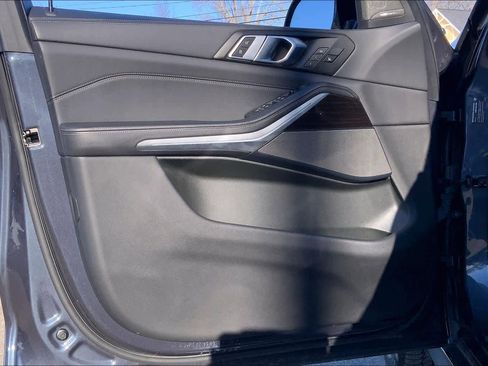 Used 2021 BMW X5 M50i w/ Executive Package image 22