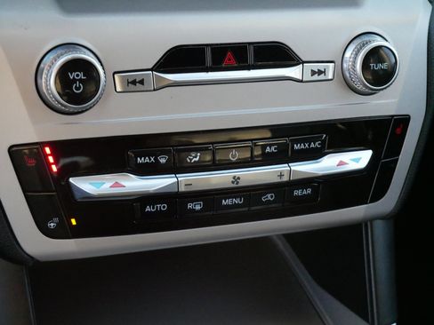 Used 2023 Ford Explorer XLT w/ Equipment Group 202A image 23