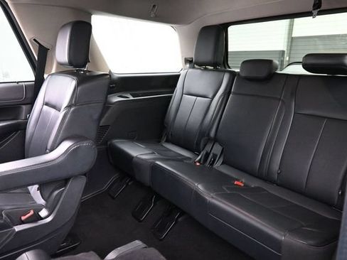 Used 2024 Ford Expedition XLT AWD/4WD image 27