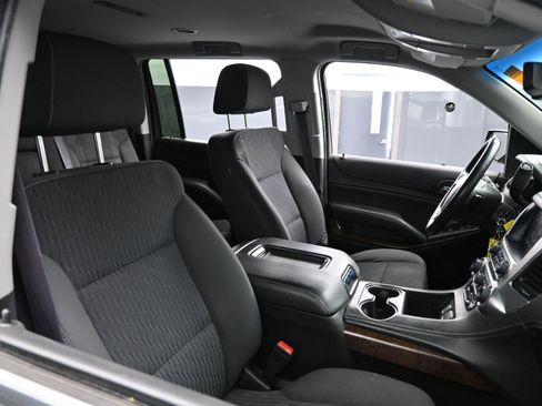Used 2017 Chevrolet Suburban LS image 21