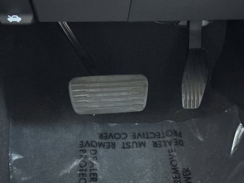 Used 2022 GMC Sierra 1500 SLT w/ X31 Off-Road Package image 43