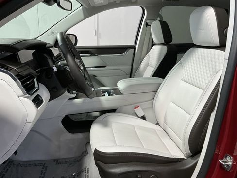 Used 2024 GMC Acadia Denali image 14