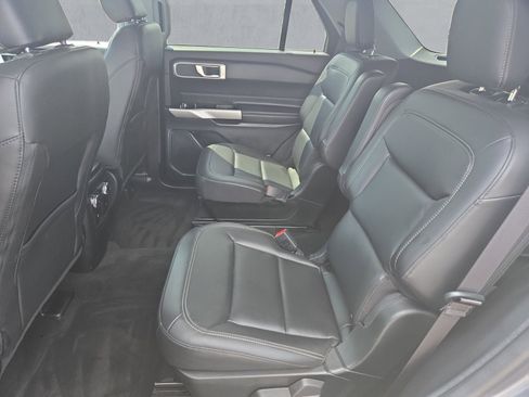 Certified 2022 Ford Explorer XLT w/ Equipment Group 202A image 23
