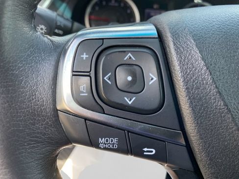 Used 2017 Toyota Camry SE FWD image 33